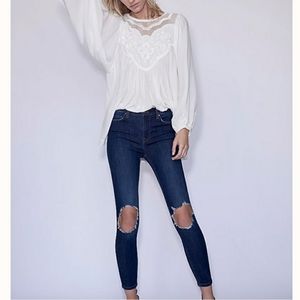 Free People busted knee skinny jeans size 26